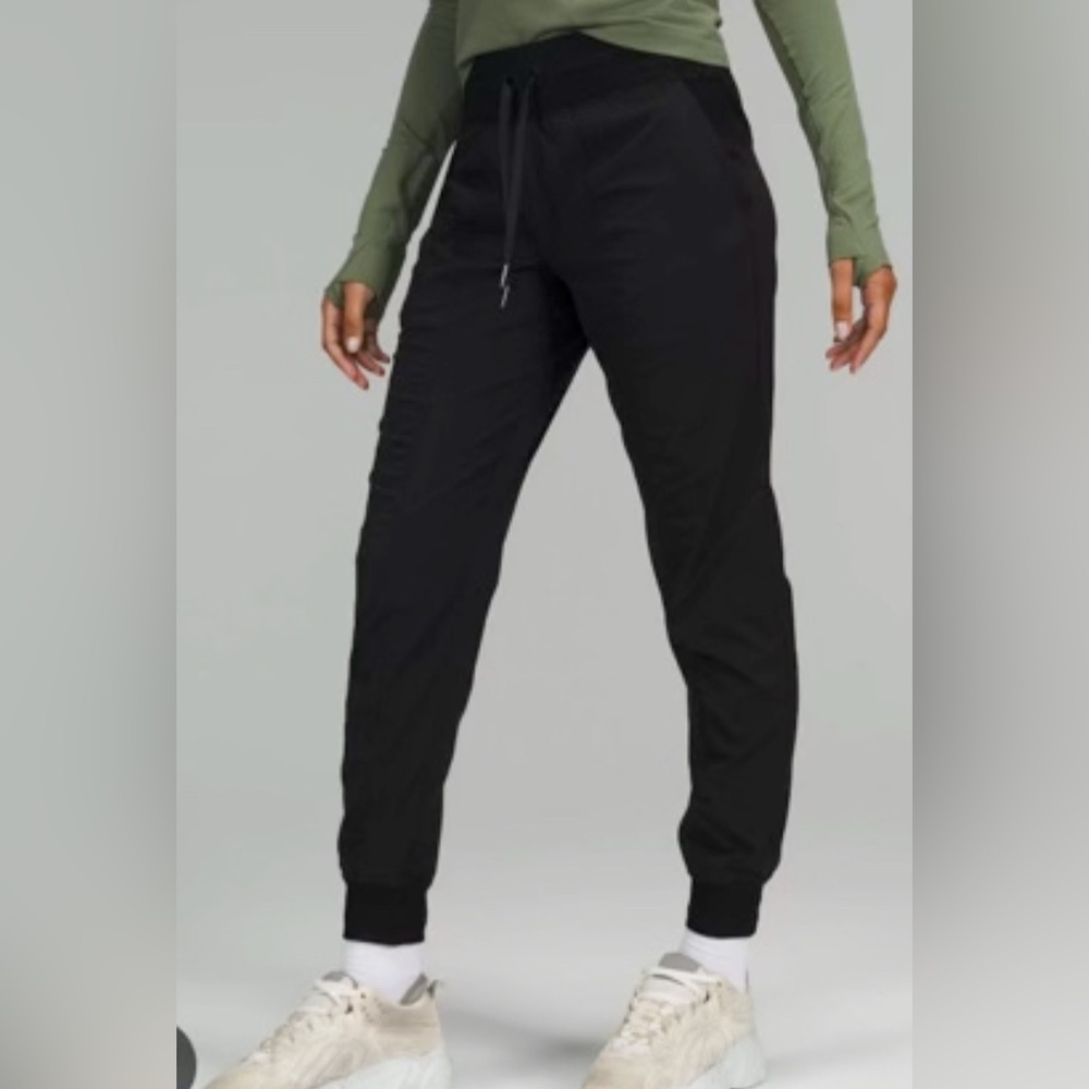 Size 6 lululemon dance studio joggers